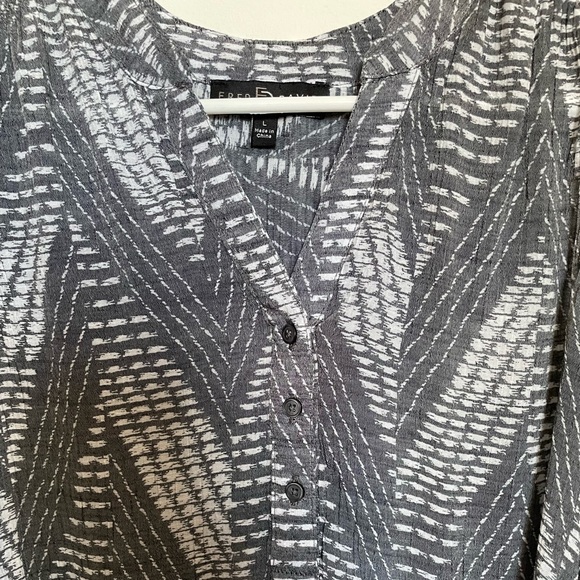 Fred David Women's V Neck Sleeveless Tops (Size L) - Picture 10 of 11